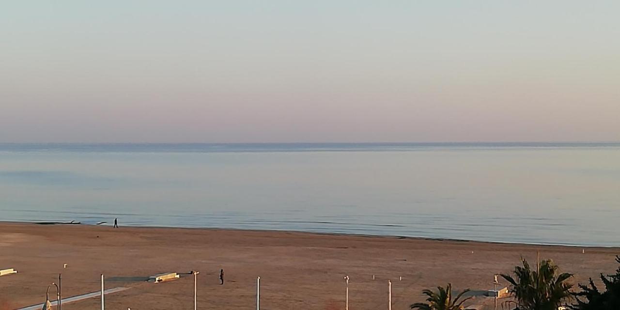 Brezza Da Mare Lägenhet Rimini Exteriör bild