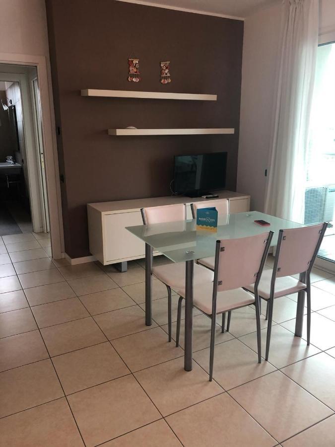 Brezza Da Mare Lägenhet Rimini Exteriör bild