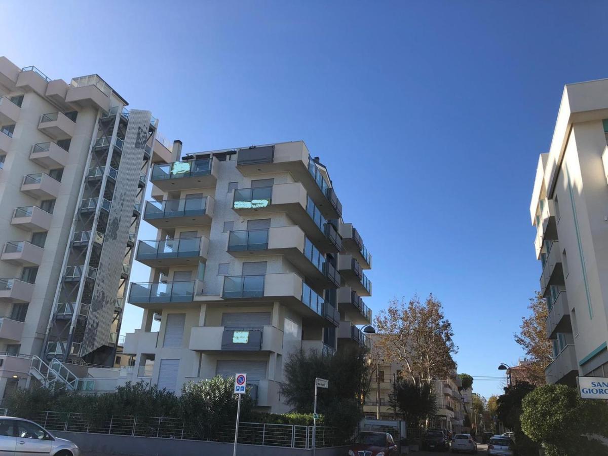 Brezza Da Mare Lägenhet Rimini Exteriör bild