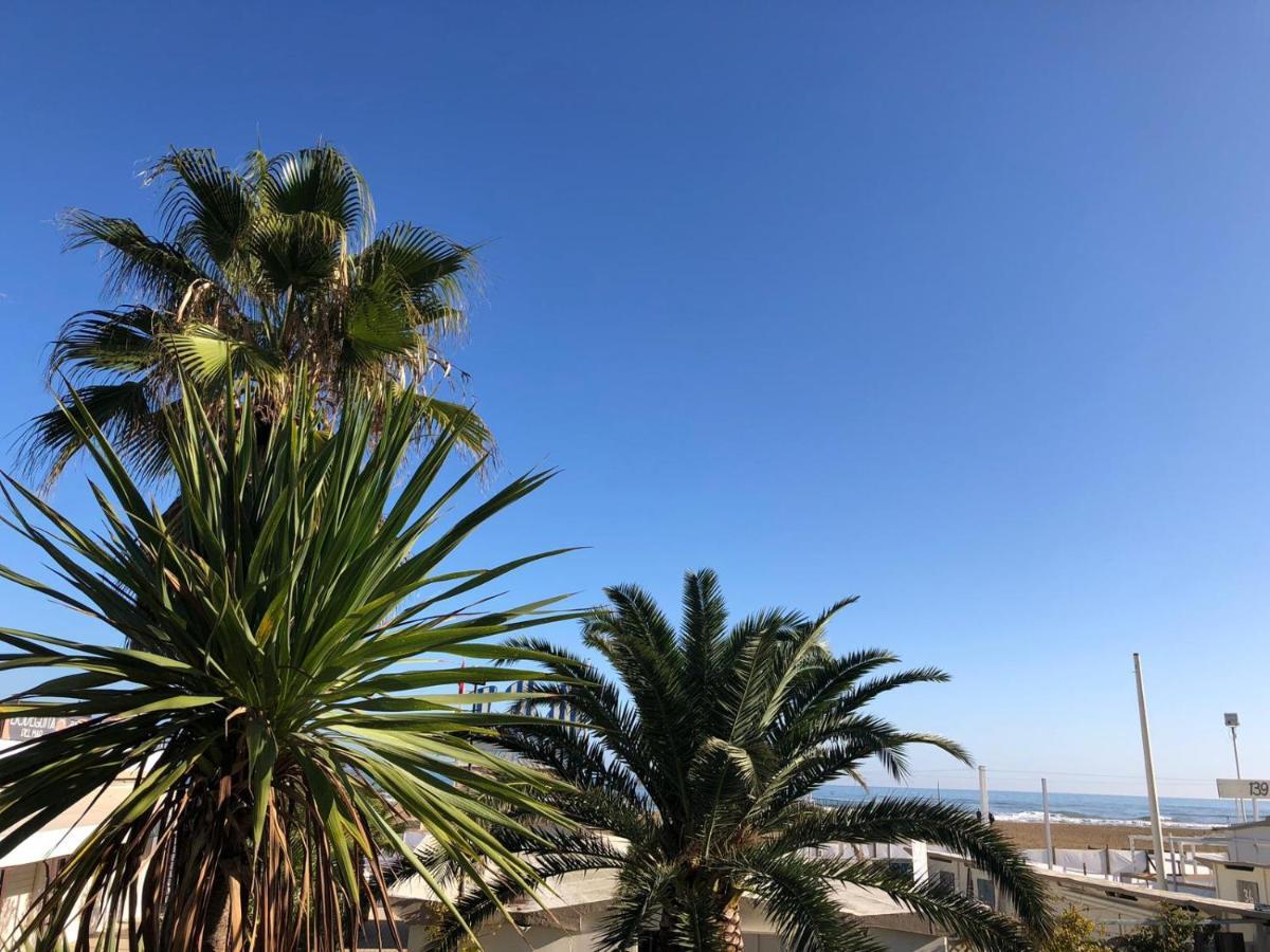 Brezza Da Mare Lägenhet Rimini Exteriör bild